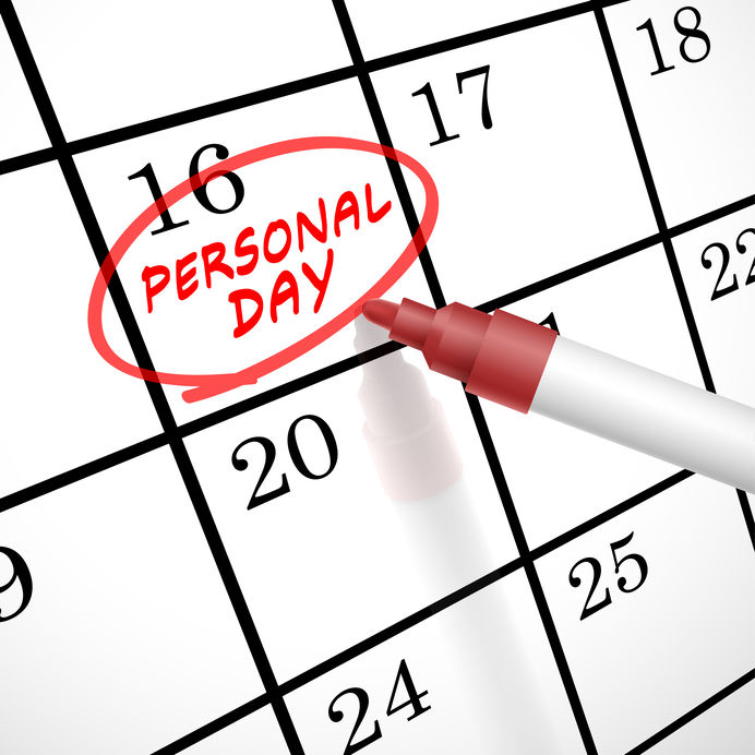 排定特別休假採曆年制者，勞工「首次」排定特別休假之日數如何計算？